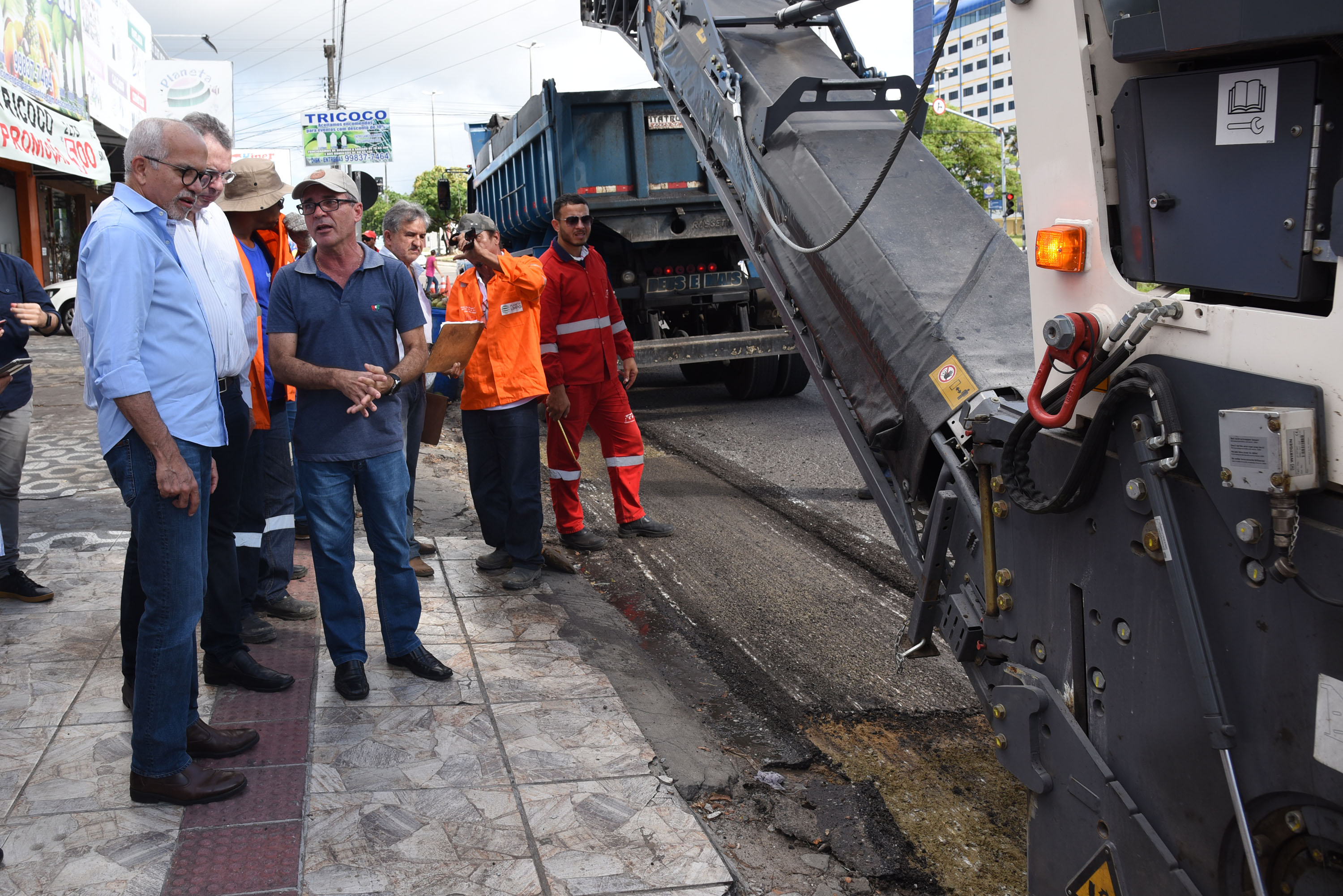 Prefeitura inicia recapeamento das avenidas Nova Saneamento e Francisco Porto - SMTT Aracaju